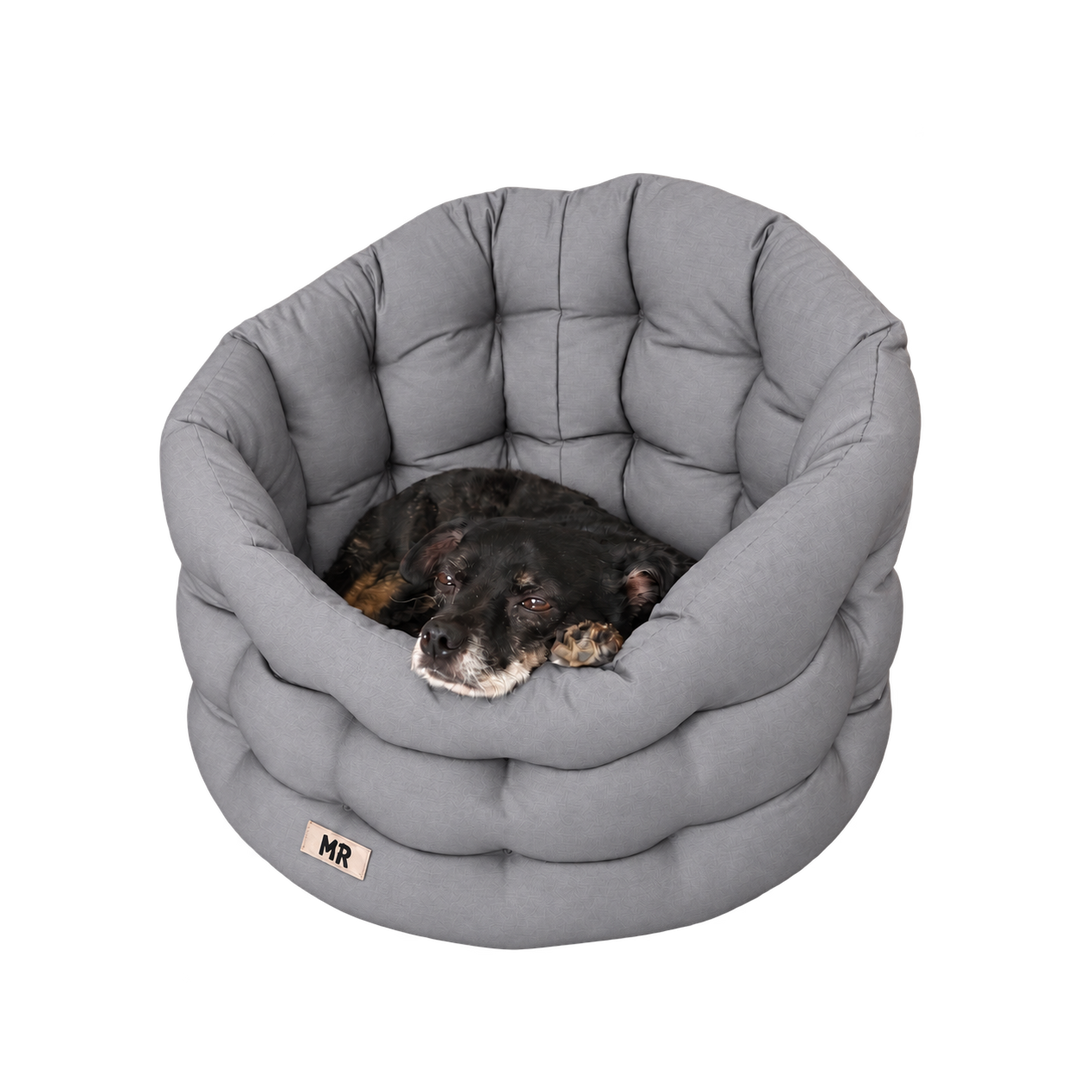 Hundenest von MartinRuetter mit hohem Rand zum ankuscheln in Premiumqualität in deutschland gefertigt und bis 95 C waschbar in hellgrau mit gemütlich liegendem Hund.