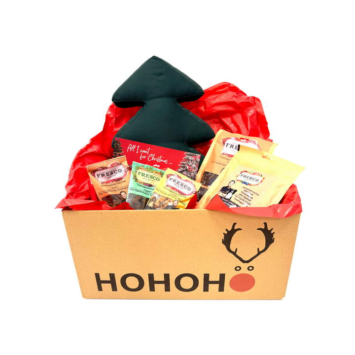 Große Weihnachtsbox Snack & Fun mit Tannenbaumkissen